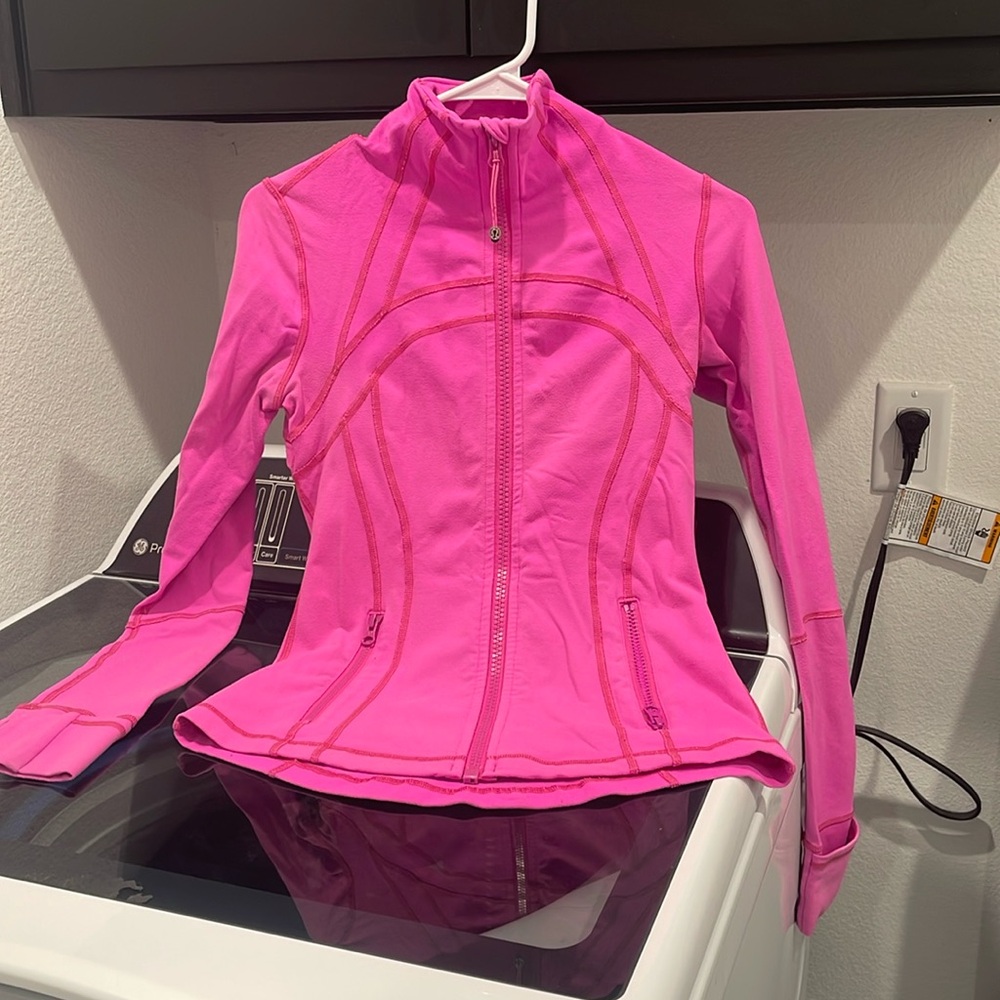 Lululemon jacket size 6